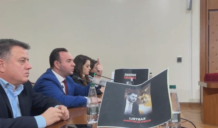 “s’ua-kercenojne-jeten-flakadanet,-por-droga-qe-thithni-nga-hundet.-beni-analizat!”,-balliu-rendit-skandalet:-te-perjashtohemi-se-denoncuam-lubine,-kayo-n-apo-agasin?!