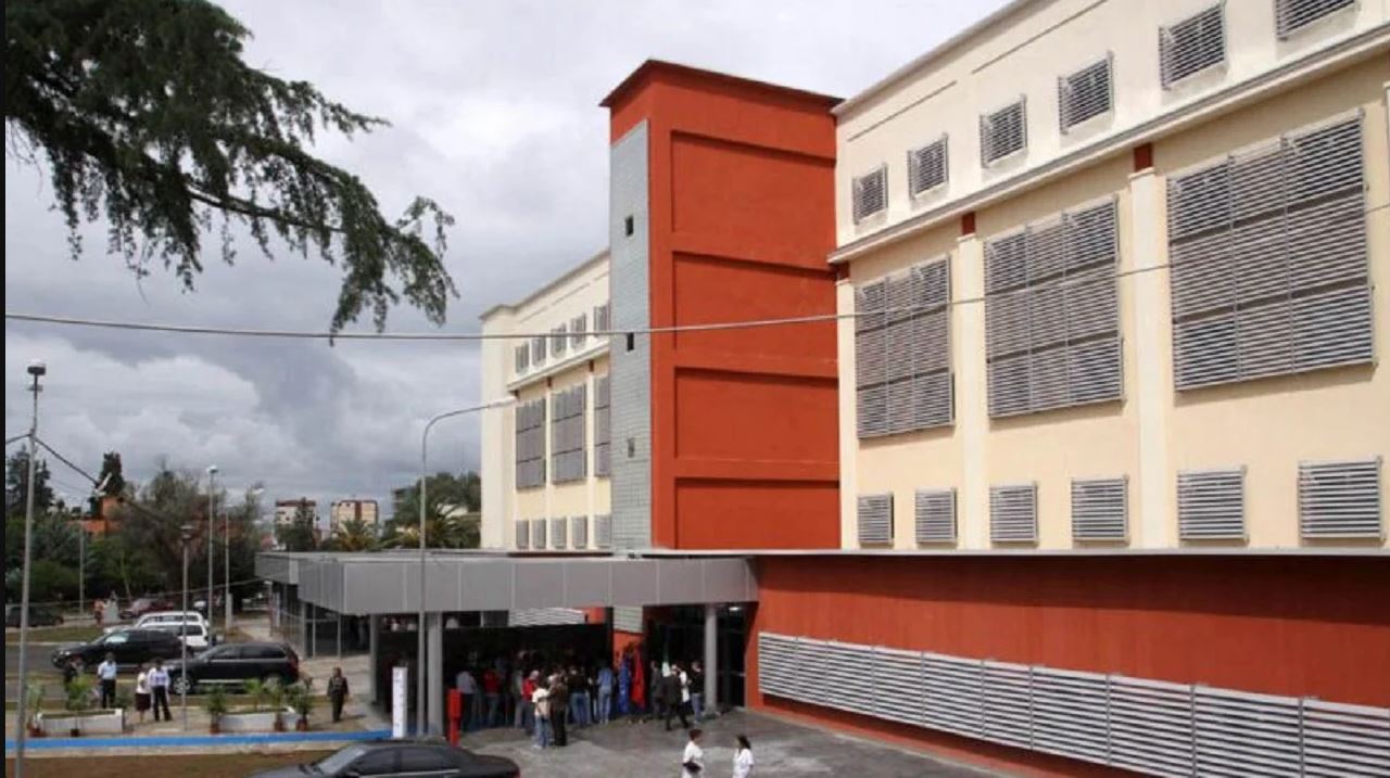 qsut-dje-pa-drita/-“i-denuari-vdiq-se-ishte-rende”,-shefi-i-reanimacionit:-asnje-pacient-i-intubuar-s’u-rrezikua,-nderhyme-ne-kohe!