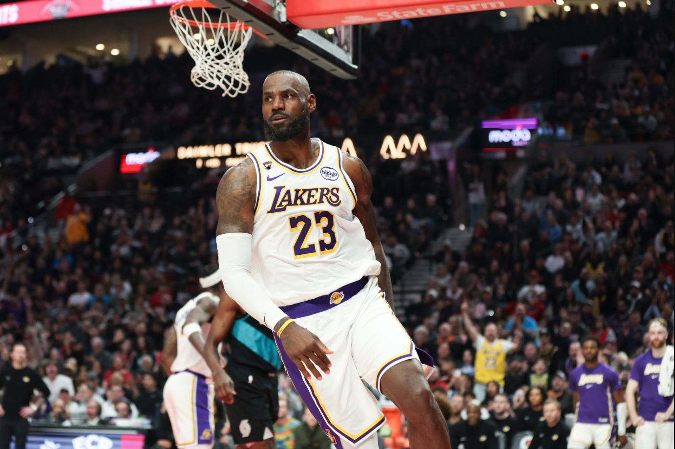 e-bujshme/-fundi-i-nje-epoke,-pas-21-vitesh,-lebron-james-mbetet-jashte-all-star-game