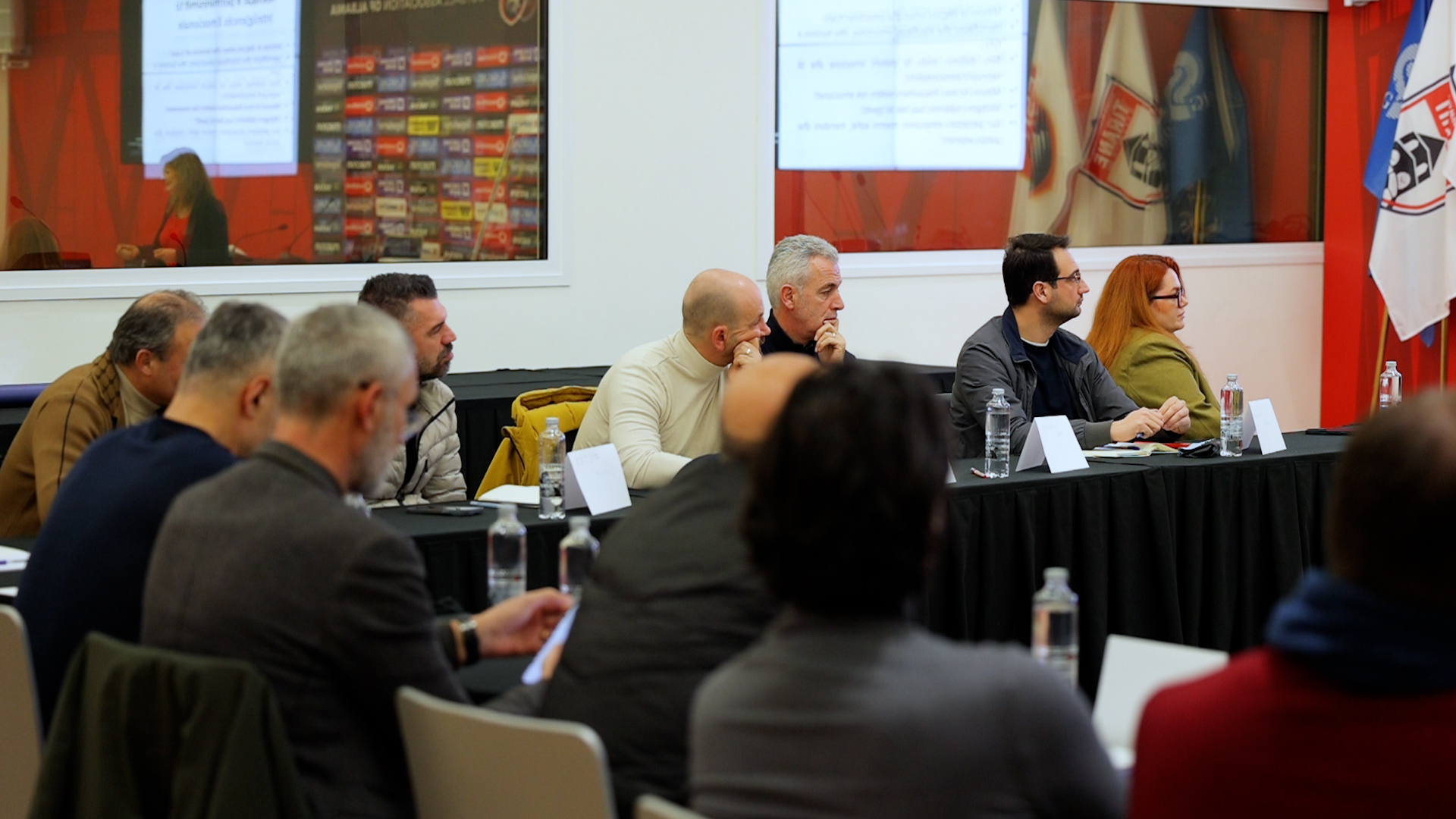 fshf-organizon-seminar-mbi-inteligjencen-emocionale-ne-“shtepine-e-futbollit”-me-stafet-e-ekipeve-kombetare