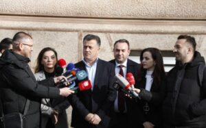 noka:-rama-ka-marre-peng-parlamentin,-po-perjashton-deputetet-e-opozites-deri-ne-mes-te-marsit,-duke-i-plotesuar-deshiren-gysit