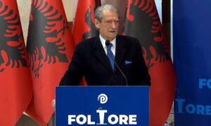 “te-zaptojme-bulevardin-derisa-te-largohet”/-berisha-kunder-dhunes:-rama-iken-me-revolte-popullore-paqesore