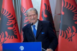 berisha:-donin-te-kapnin-opoziten,-por-ju-u-ngritet-dhe-shpetuat-pd-ne!-me-24-janar-te-gjithe-bashke-ne-betejen-tone