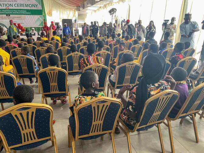 policia-nigeriane-mohon-sulmet-ne-kisha,-ndersa-banoret-kembengulin-se-168-persona-mbahen-peng-nga-grupe-te-armatosura