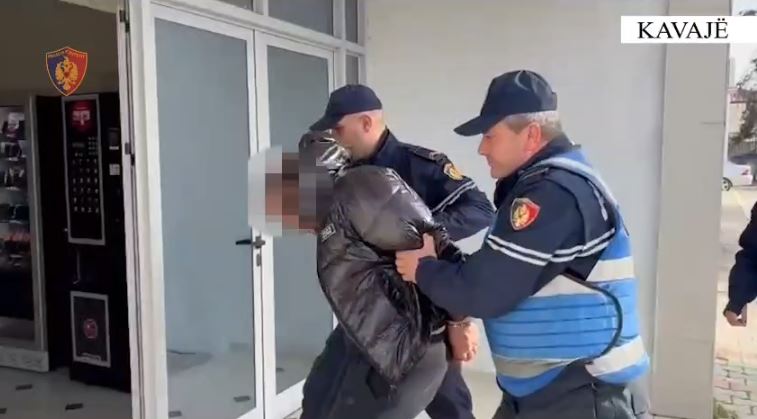 qarkullonte-i-armatosur-ne-automjet,-arrestohet-39-vjecari-ne-kavaje