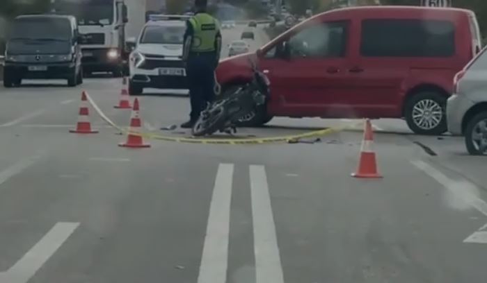 aksident-me-vdekje-ne-belsh/-i-riu-ne-timon-perplas-kembesoren,-nderron-jete-e-moshuara