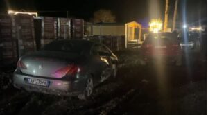 aksident-ne-aksin-lezhe-milot,-perplasen-disa-makina,-transportohet-ne-spital-nje-grua-shtatzene-(video)