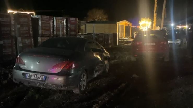 aksident-ne-aksin-lezhe-milot,-perplasen-disa-makina,-transportohet-ne-spital-nje-grua-shtatzene-(video)