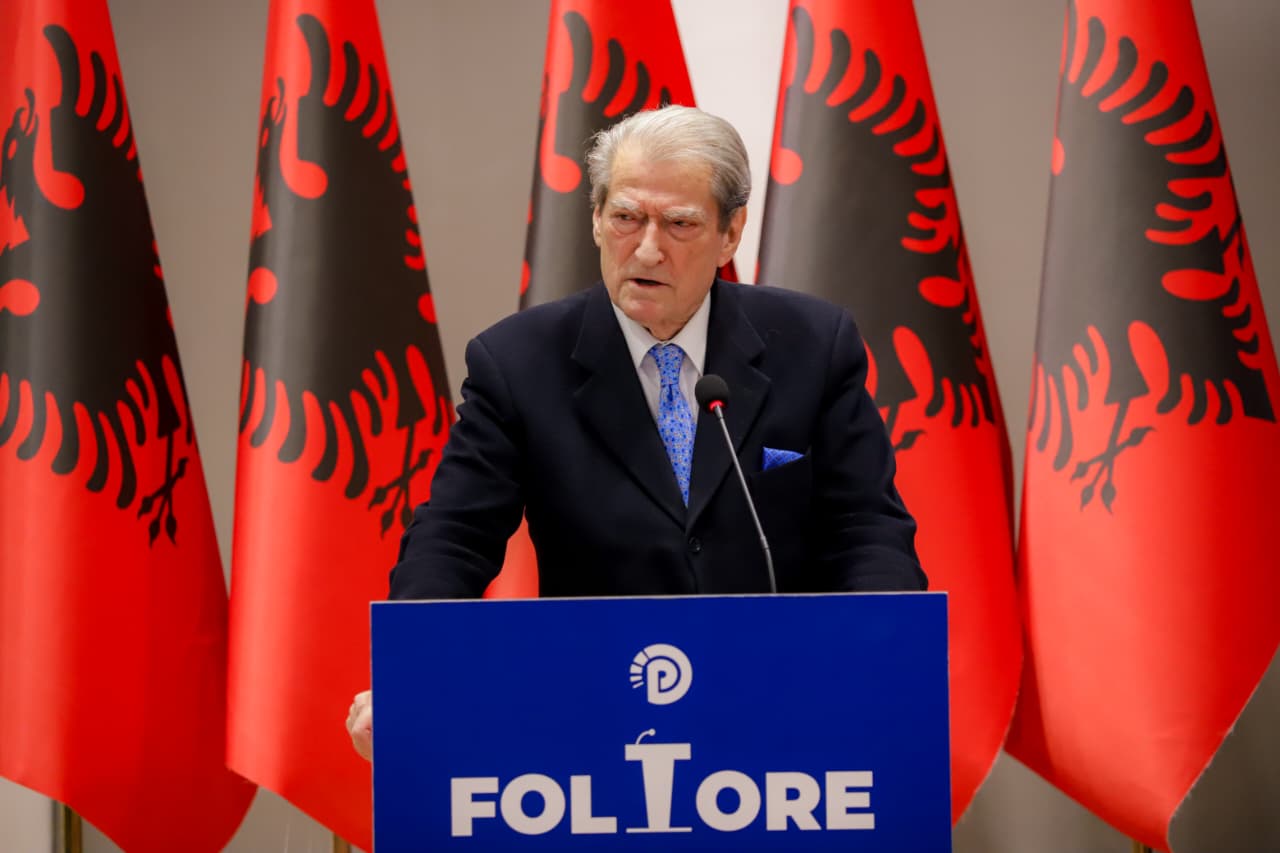 berisha:-ne-24-janar-te-gjithe-shqiptaret-ne-shesh-nuk-do-ta-nderpresim-betejen-gjer-diten-e-largimit-te-edi-rames.-pd-forca-e-idealeve-qe-ringrihet-gjithmone-per-shqiperine