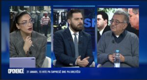 21-janari,-15-vite-pa-drejtesi/-fatos-klosi:-fajtoret-u-perpoqen-te-eliminonin-provat!-garda-qelloi-mbi-njerezit-kur-protesta-kishte-mbaruar