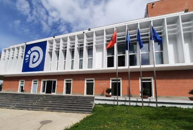 drafti-per-bordin-e-paqes-ne-kuvend/-zbardhet-sms-ja-e-bardhit-per-deputetet-e-pd:-mbeshtesim-perpjekjen-e-trump.-do-te-jemi-ne-seance