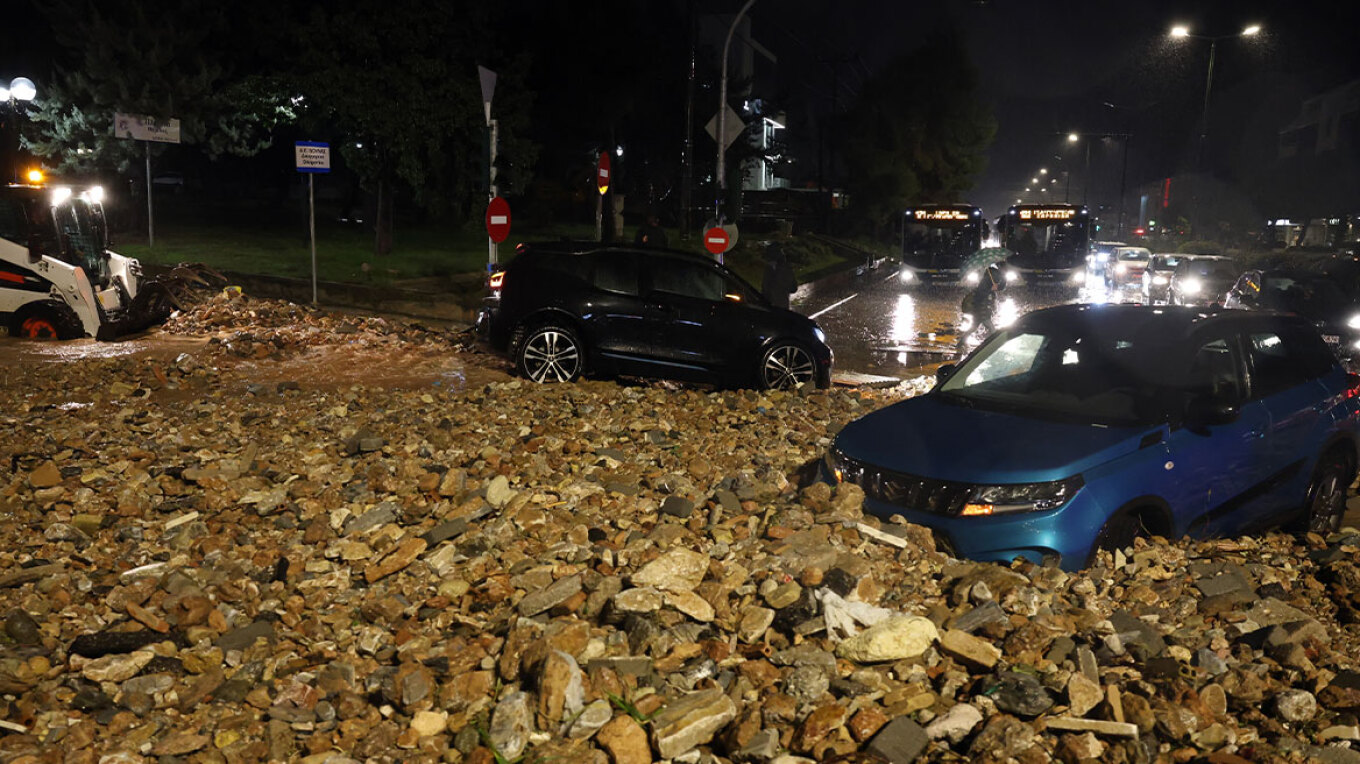 moti-i-keq-godet-greqine/-si-ndodhen-tragjedite-me-dy-te-vdekur,-humb-jeten-nje-grua-dhe-roja-bregdetare