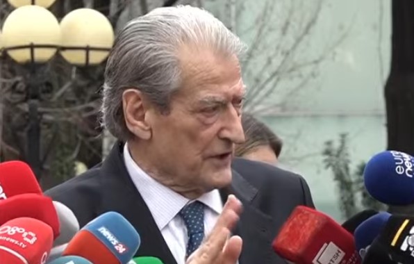 “rama-nuk-e-firmosi-para-se-trump-te-zgjidhej-president”,-berisha:-s’kam-kundershtim-per-ishullin-e-sazanit,-ia-ofrova-berlusconit,-por…