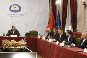 bojkoti-i-opozites/-komisioni-per-territorialen-propozon-ndryshime:-te-hiqet-pariteti-dhe-e-drejta-e-vetos