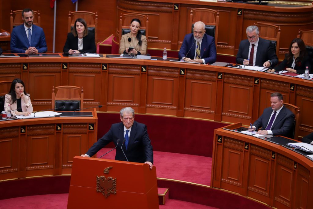 berisha:-ta-votojme-marreveshjen-pa-emrin-qe-nxin!-trump-nuk-do-qe-t’ia-degjoje-emrin-ramaduros