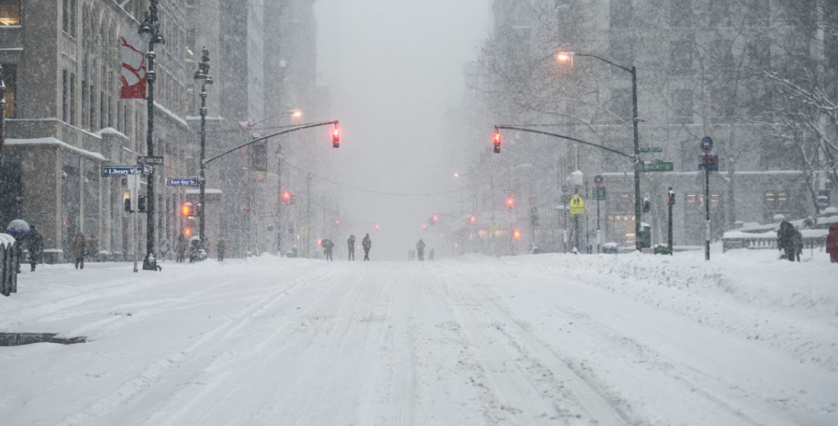 i-ftohti-polar-dhe-reshje-te-dendura-debore-ne-shba-ne-qendrore-dhe-lindore