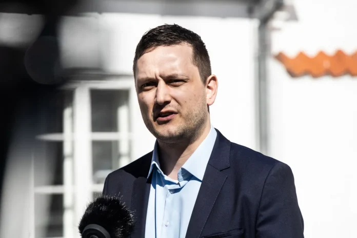 nielsen:-askush-pervec-groenlandes-dhe-danimarkes-nuk-mund-te-beje-marreveshje-per-te-ardhmen-e-ishullit