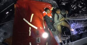 anija-e-mallrave-mbytet-ne-detin-e-kines-jugore,-dy-anetare-te-ekuipazhit-humbin-jeten