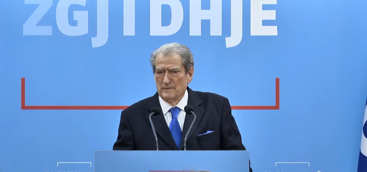 “mesazhi-i-trump-ishte-i-qarte-‘mos-guxo,-s’dua-te-ta-shoh-surratin’”/-berisha:-rama-nuk-u-pranua-ne-davos!