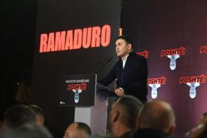 pak-ore-nga-protesta/-“i-zhytyr-ne-afera,-rama-thote-jam-mbi-ligjin”,-kellici:-kushdo-qe-kerkon-zgjidhje,-sot-e-ka-vendin-ne-shesh