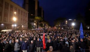 foto+video/-opozita-ne-shesh,-pamjet-e-protestes-para-kryeministrise