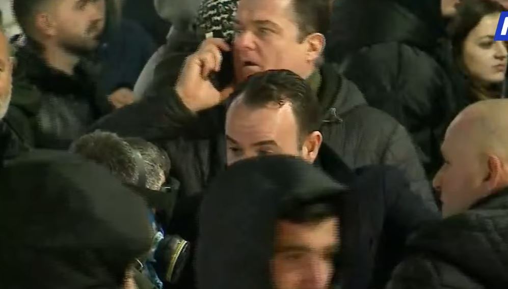 “300-police-i-cane-koken-nje-zonje-dhe-moren-zvarre-nje-femije”,-balliu:-gjithcka-me-urdher-te-agasit!