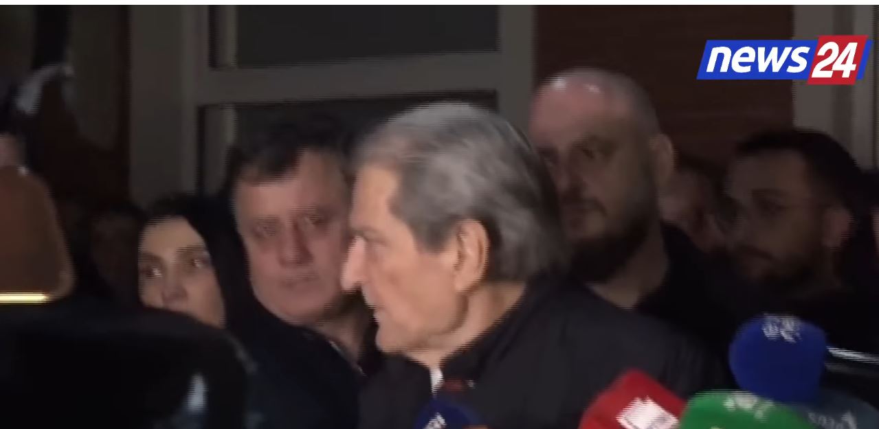 “bravo!”/-perfundon-pas-tre-oresh-protesta-e-pd,-berisha:-po-beni-historine,-ky-eshte-popull-vigan!-do-te-mblidhemi-serish…