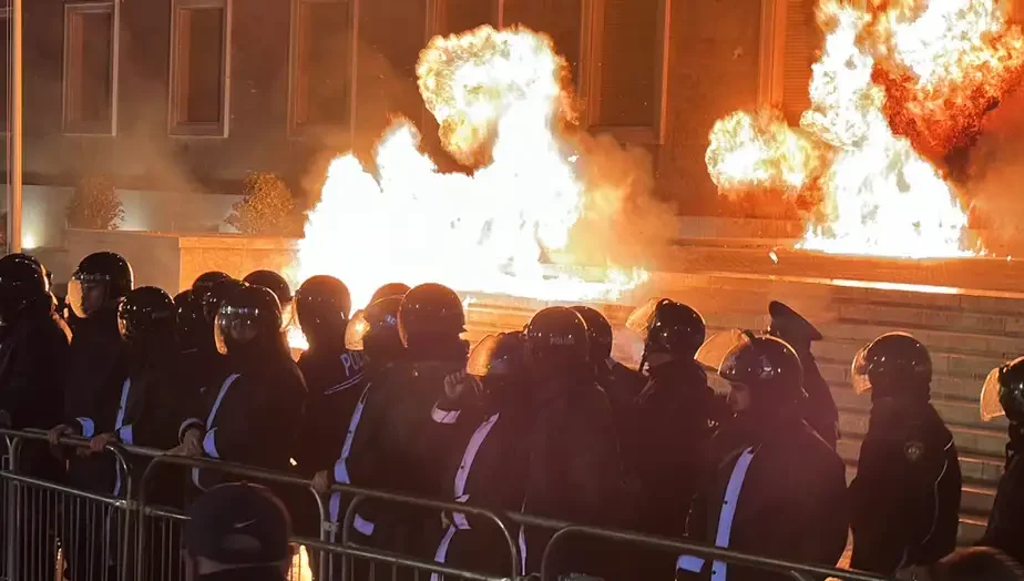 demonstrata-e-opozites,-deutsche-welle:-per-tri-ore-u-perseriten-kerkesat-per-doreheqjen-e-rames-e-ballukut-dhe-qeverine-teknike