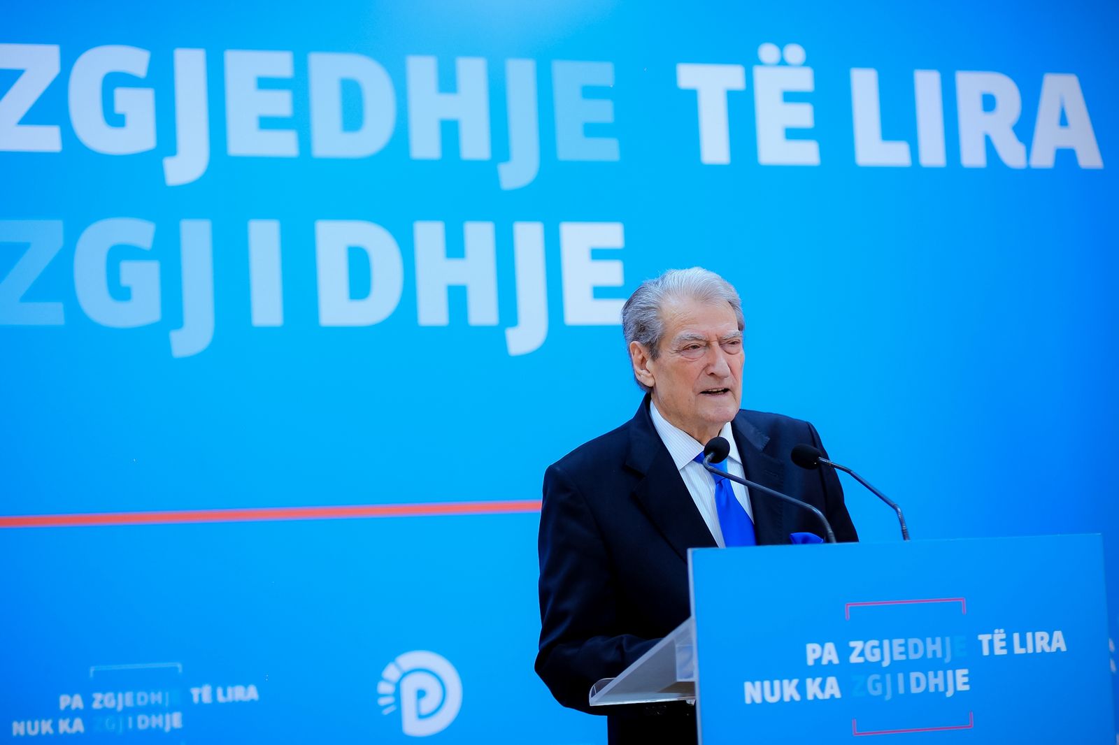 “jemi-ne-kilometrin-e-fundit”,-berisha-paralajmeron-vijim-te-tubimeve:-proteste-jo-per-nje-parti,-por-per-ndergjegjen-qytetare