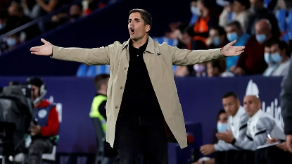 trajneri-perdorte-chatgpt-per-taktikat-dhe-vendimet,-klubi-e-shkarkon