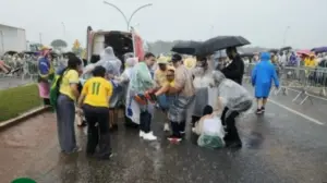 video/-kishin-dale-ne-mbeshtetje-te-ish-presidentit-bolsonaro,-30-persona-mbeten-te-plagosur-pasi-u-goditen-nga-rrufeja