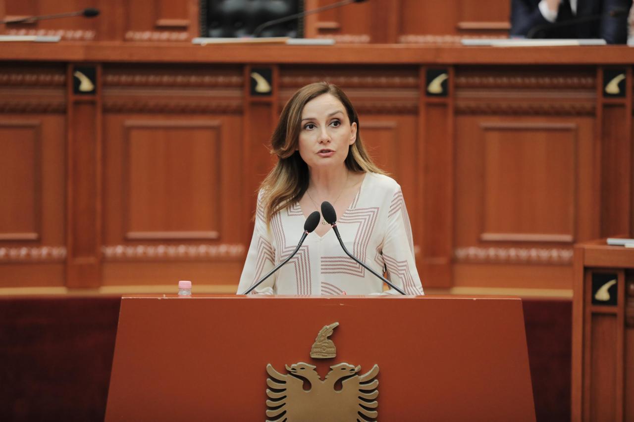 “500-milione-euro-per-akshi-n,-sherbimet-nuk-funksionojne”,-tabaku:-problemet,-pasoje-e-korrupsionit-dhe-tenderave-te-paracaktuar