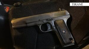 u-kap-me-arme-zjarri,-arrestohet-31-vjecari-ne-tirane,-procedohet-edhe-nje-tjeter