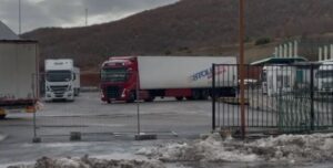 “koha-e-qendrimit-ne-be-e-kufizuar”/-kamionistet-ne-rmv-paralajmeruan-greve,-pas-pezullimit-te-qarkullimit-te-mallrave