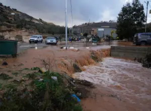 pasoja-te-medha-nga-stuhia-qe-goditi-italine,-rreth-1-mije-te-evakuuar-ne-sicili