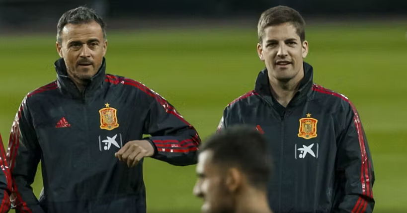 e-bujshme!-ish-zevendesi-historik-i-luis-enrique-shkarkohet-per-faj-te-“chatgpt”