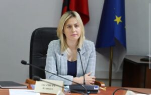 mbyllja-e-kadastres-ne-vlore,-ina-zhupa-denoncon:-vendim-i-paligjshem,-shton-centralizimin-abuziv-dhe-godet-qytetaret