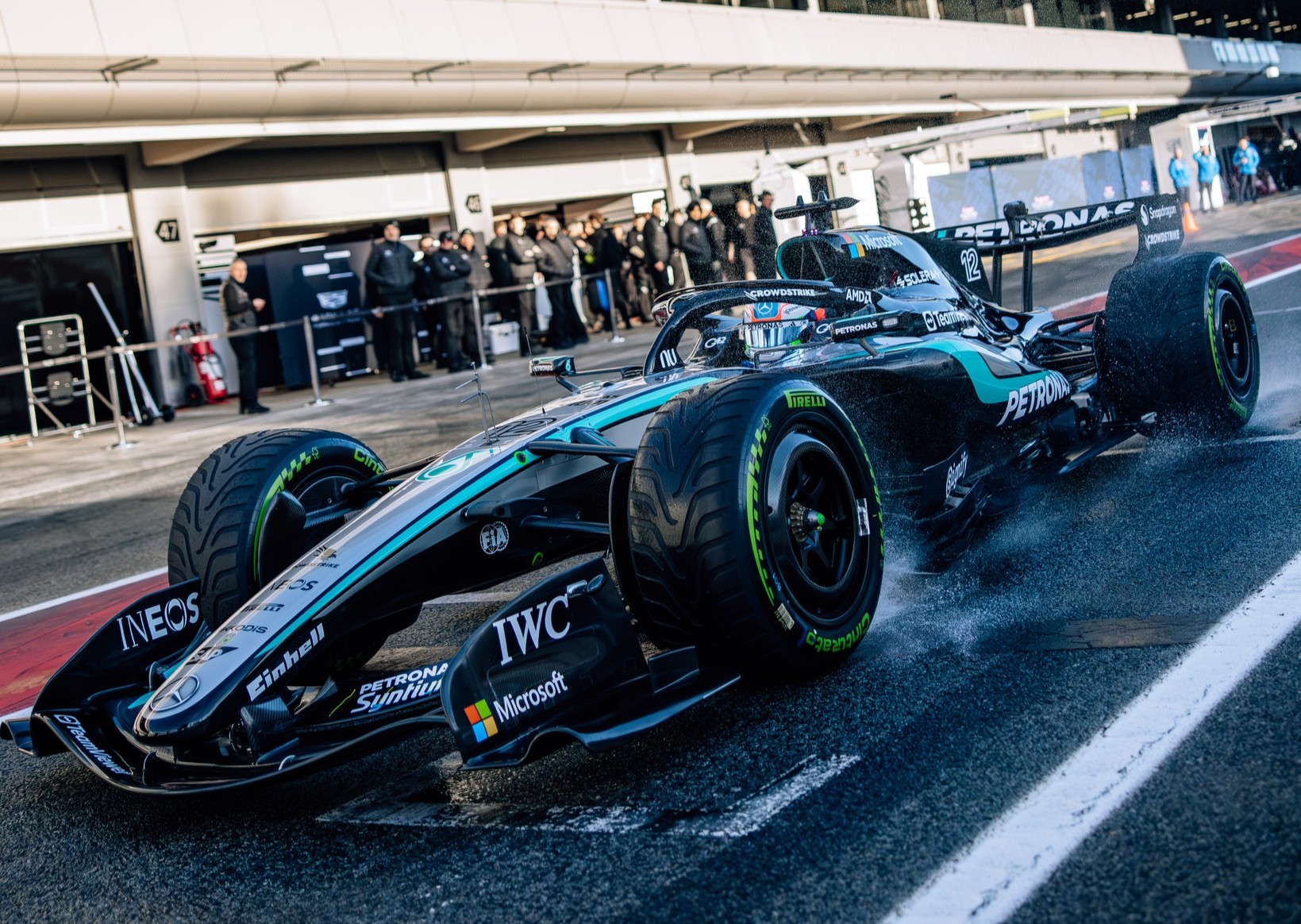 nisin-testet-e-para-private-ne-katalonje,-ne-piste-zbresin-mercedes-e-red-bull,-te-marten-debutojne-ferrari-e-mclaren