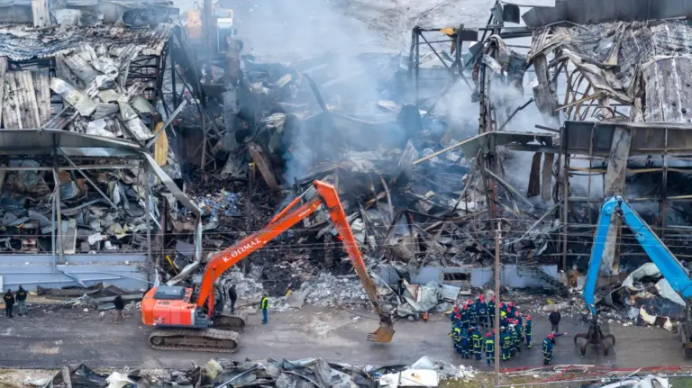 tragjedia-ne-greqi,-shkon-ne-5-numri-i-viktimave/-skenaret-se-si-u-shkaktua-shperthimi-ne-fabrike,-vijojne-ende-hetimet