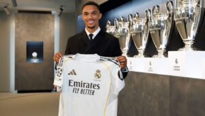 alexander-arnold-jashte-planeve-te-realit,-projektohet-rikthimi-ne-angli