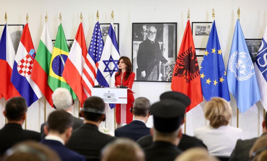 dita-nderkombetare-e-perkujtimit-te-holokaustit,-spiropali:-shpetimi-i-hebrenjve,-maja-morale-e-historise-sone