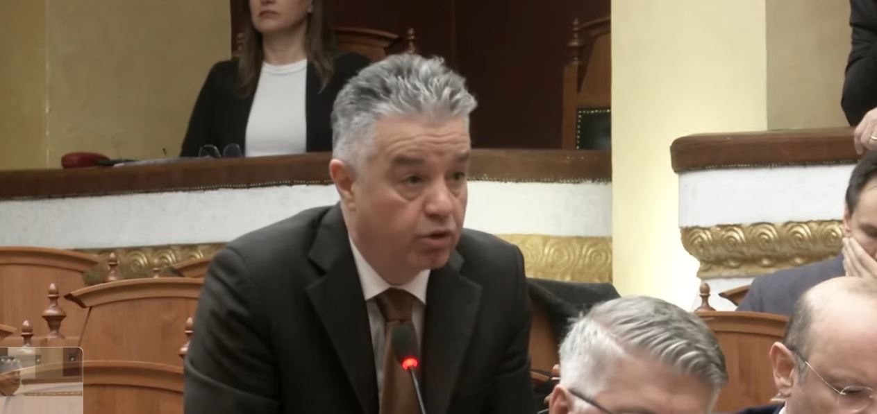 “paketa-ligjore-qe-serviren-ne-emer-te-be,-pa-konsultime”/-eno-bozdo:-terhiqni-nga-rendi-i-dites,-projektligjin-per-lobimin!