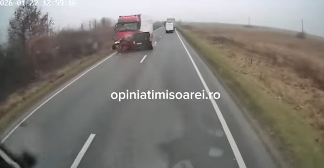 pamjet-tragjike!-momenti-kur-furgoni-i-tifozeve-te-paok-ut-perplaset-me-kamionin-ne-rumani