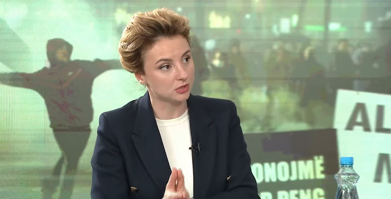 “protestat-prodhojne-qendrese,-kerkojme-qeveri-teknike”,-xhixho:-jane-rrembyer-biznesmene-nga-akshi!-rruget-e-florinjta-po-shkermoqen