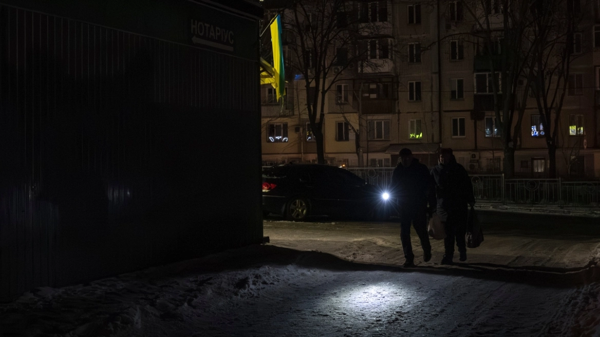 lufta-ne-ukraine:-mbi-700,000-familje-ne-kiev-mbeten-pa-energji-elektrike