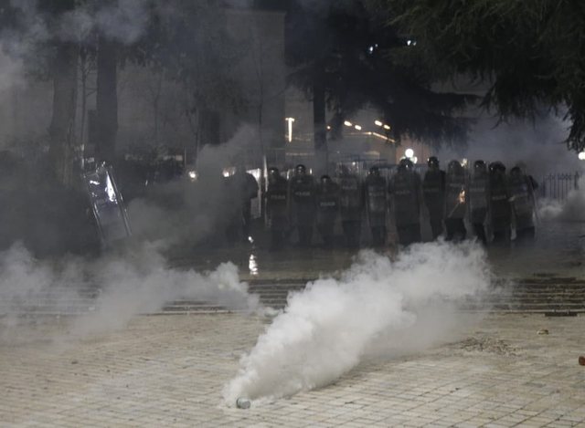 protesta-e-24-janarit/-akuzat-e-opozites-per-gazin-e-skaduar,-prokuroria-e-tiranes-mund-te-nise-hetimet-kryesisht