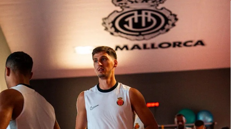 kumbulles-i-del-emri-ne-torino,-levizja-e-mundshme-e-merkatos