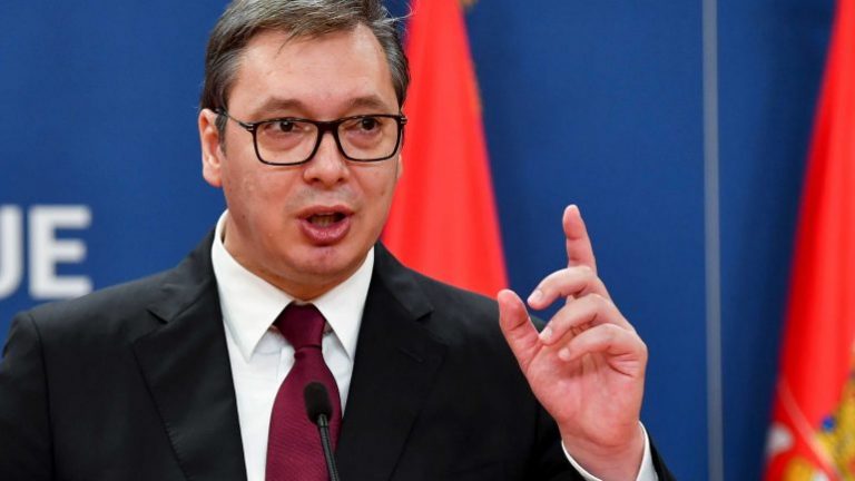 video/-“turp-te-keni”,-vucic-qorton-ministrat-per-energji-dhe-deshire-te-pamjaftueshme-per-pune.-paralajmerohen-ndryshime-ne-kabinet