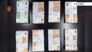 tentoi-te-dilte-nga-porti-i-sarandes-me-45-000-euro-te-padeklaruara,-e-peson-greku