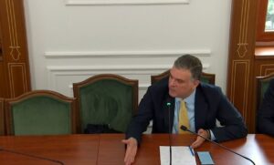 “hapi-rrugen-drejtesise”/ tedi-blushi-peleshit:-260-mln-euro-te-grabitura-per-nje-rruge,-cfare-do-me-shume?-i-ke-vene-gjoksin-topit-te-korrupsionit…